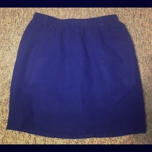 Chic blue skirt with pockets!!